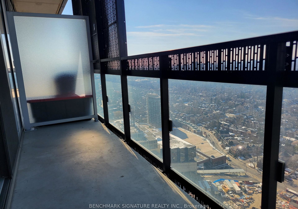 8-eglinton-avenue-e-toronto-ontario-c12968346
