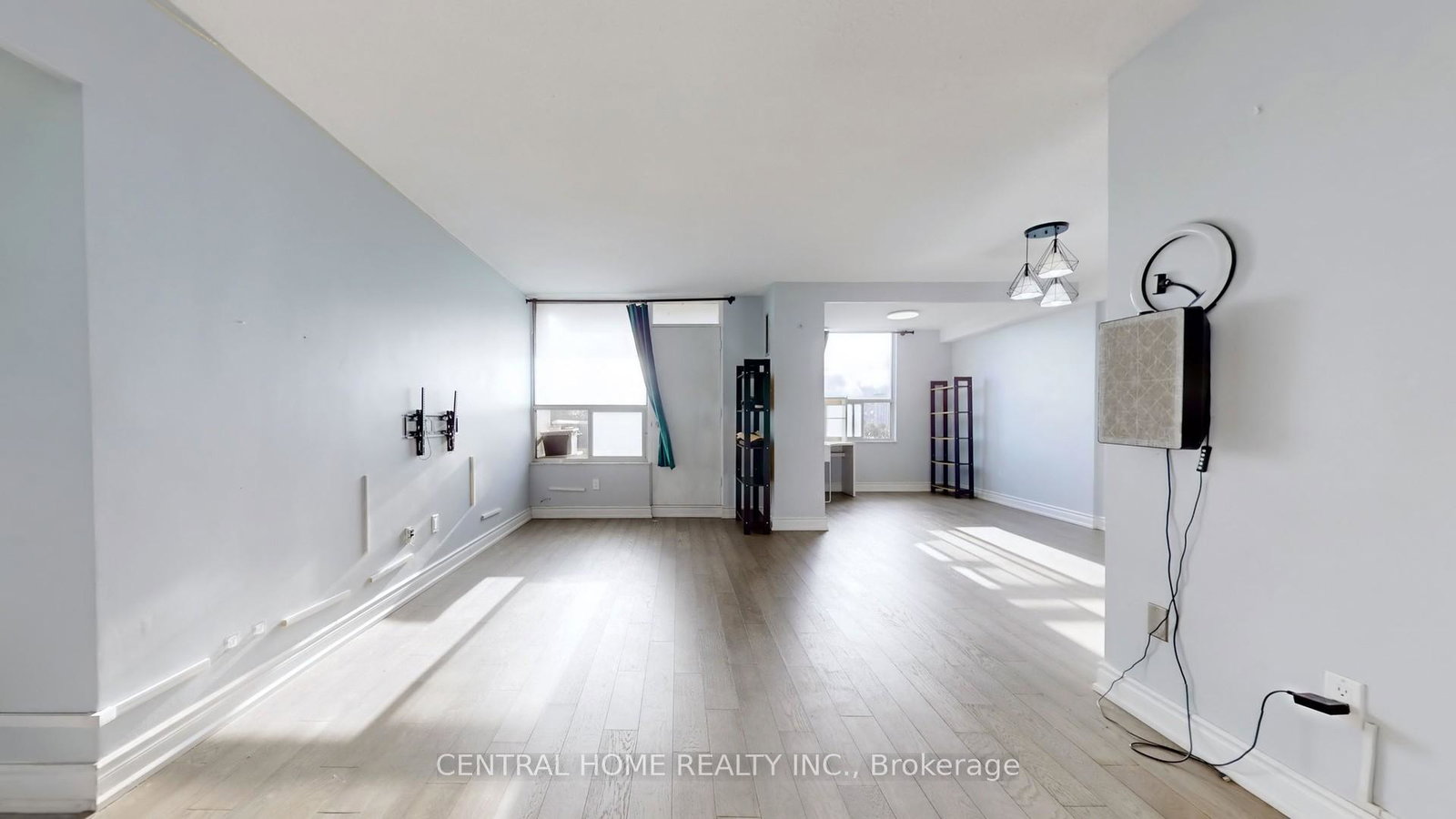 5-shady-golfway-east-york-ontario-c12968420