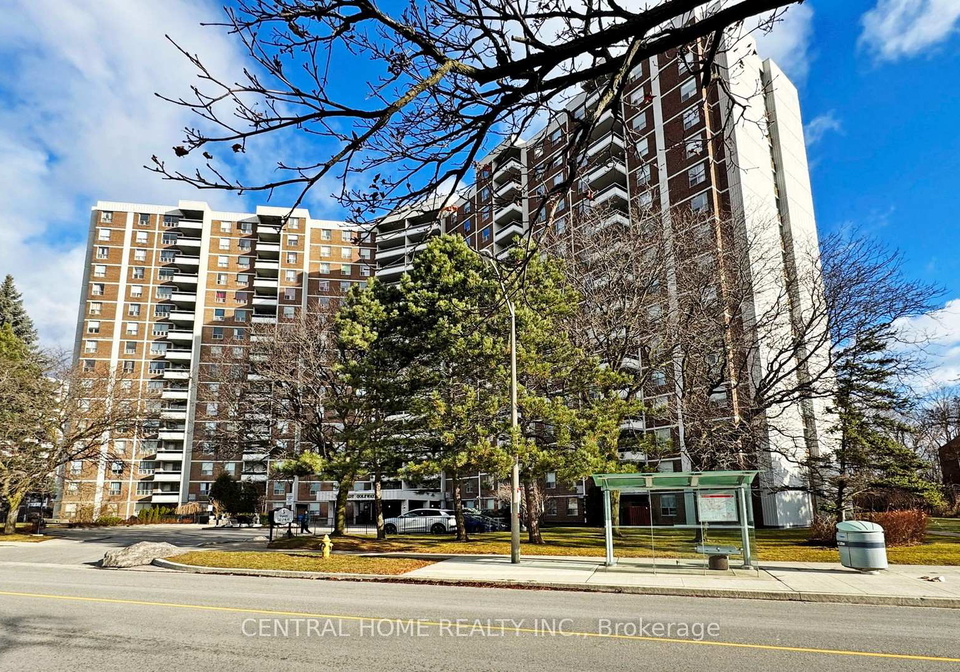5-shady-golfway-east-york-ontario-c12968420