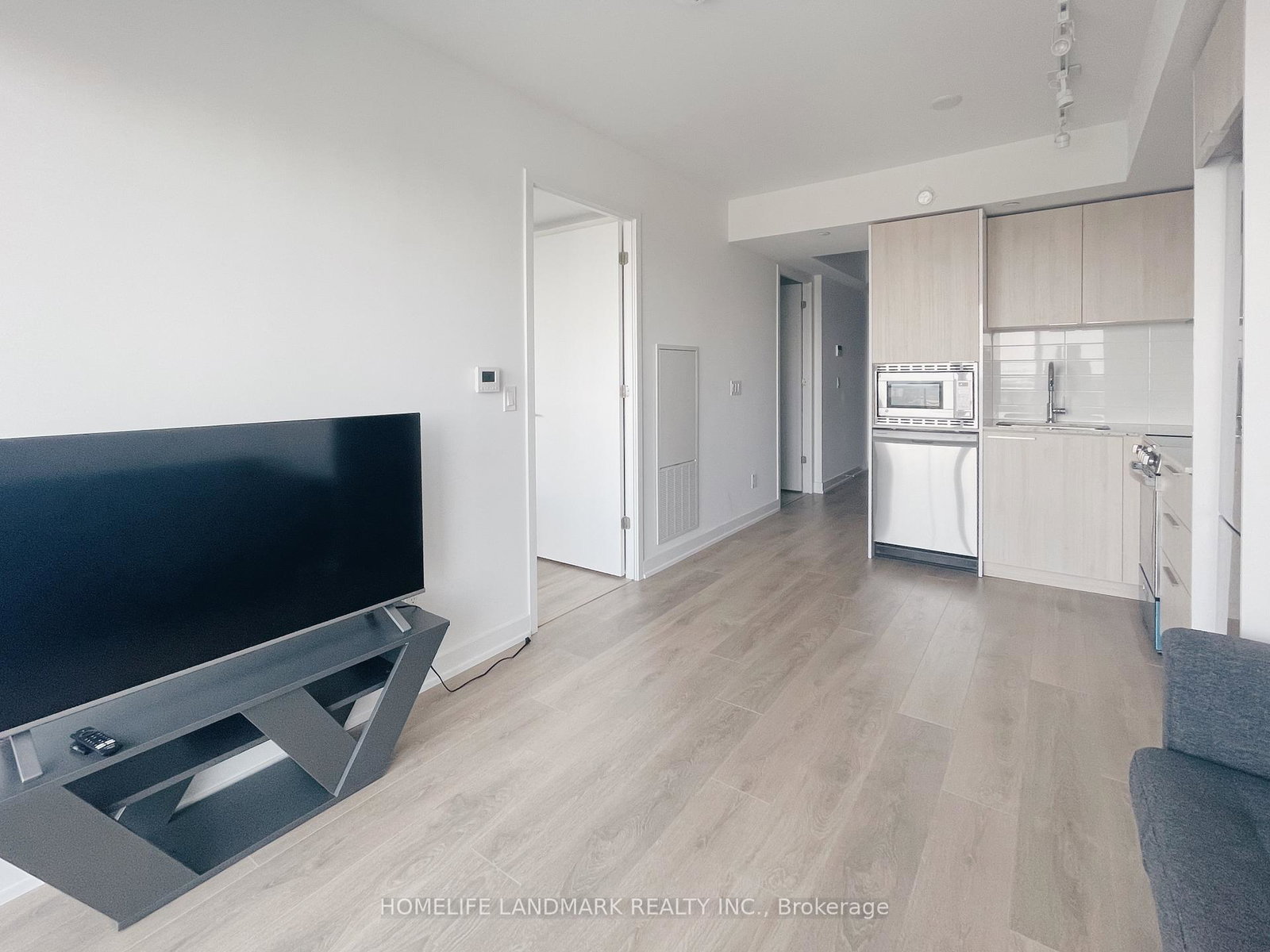 501-yonge-street-toronto-ontario-c12968480