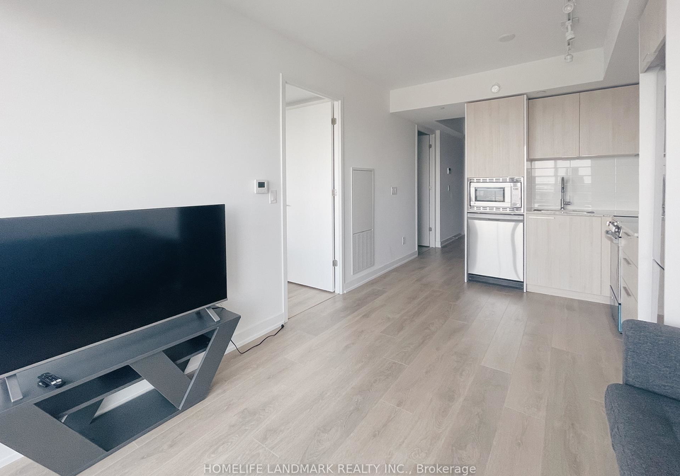 501-yonge-street-toronto-ontario-c12968480