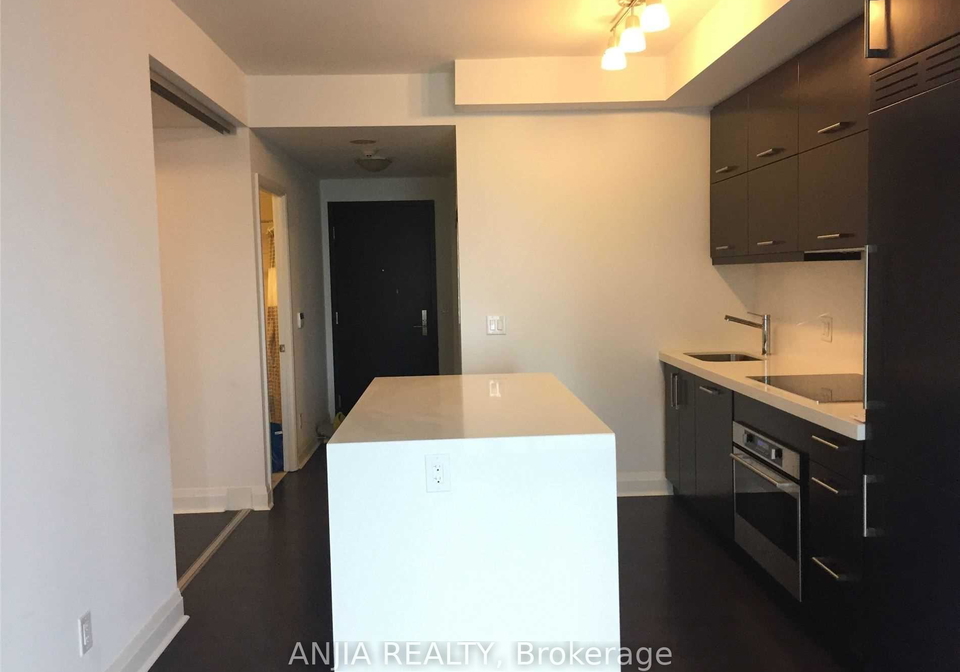 1080-bay-street-toronto-ontario-c12968612