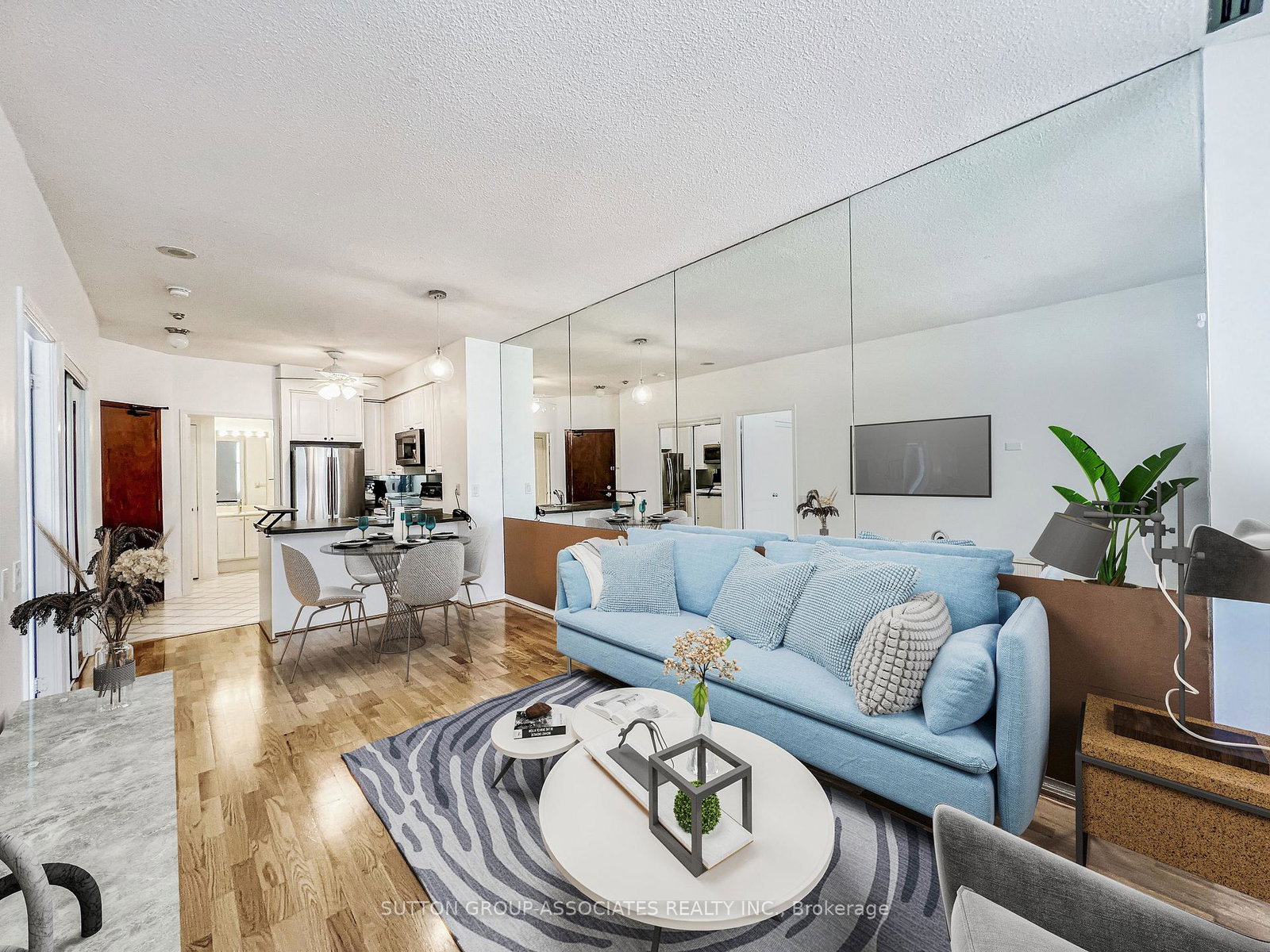 555-yonge-street-toronto-ontario-c12968898