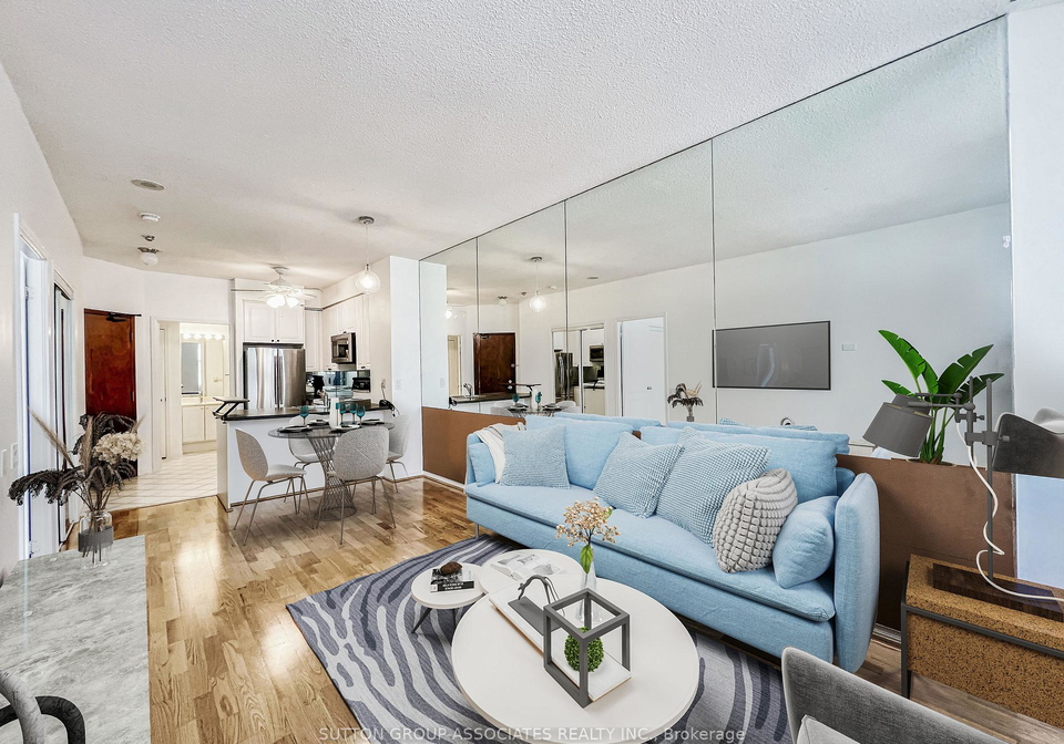 555-yonge-street-toronto-ontario-c12968898
