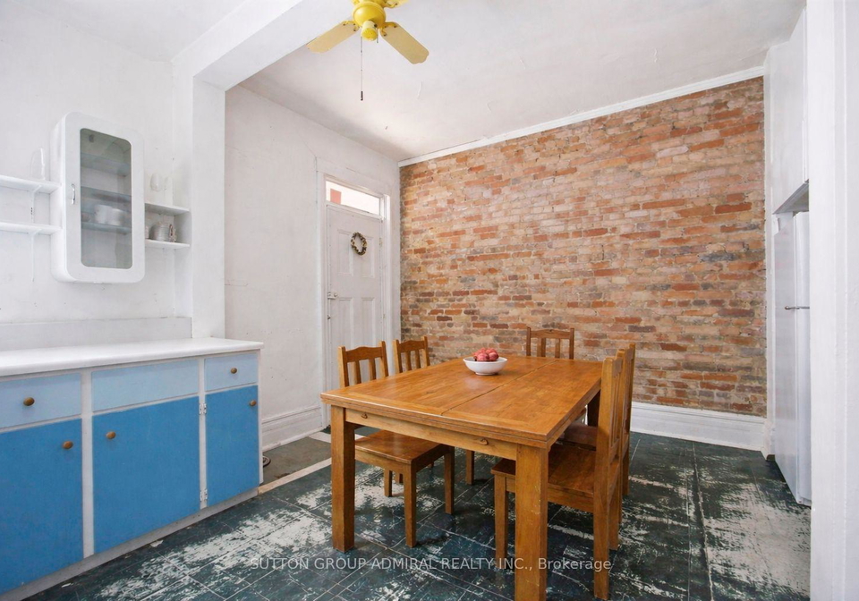 391-queen-street-w-toronto-ontario-c12969458
