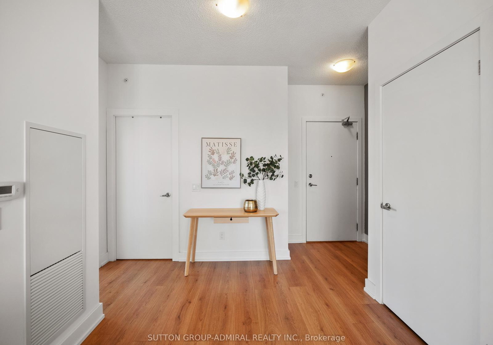 128-fairview-mall-drive-north-york-ontario-c12969502