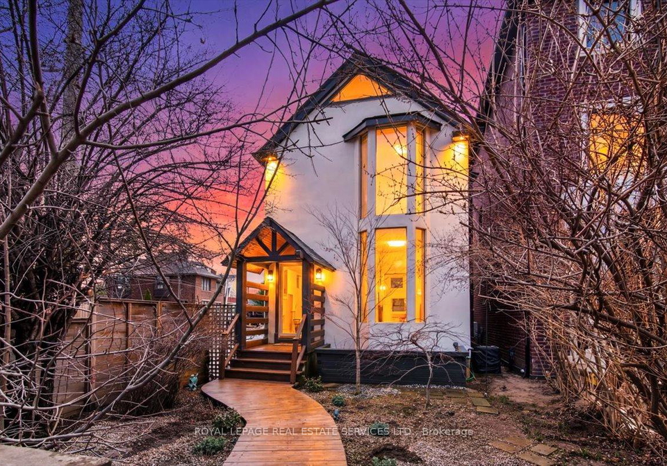 239-heath-street-e-toronto-ontario-c12969520