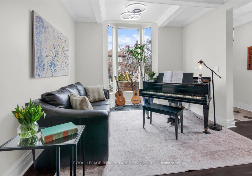239-heath-street-e-toronto-ontario-c12969520