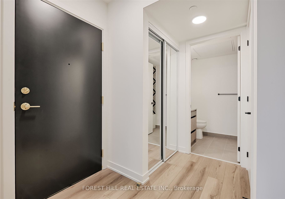 5-lakeview-avenue-toronto-ontario-c12969758