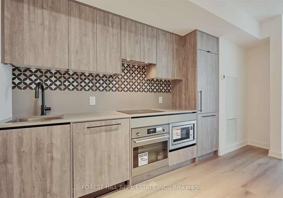 5-lakeview-avenue-toronto-ontario-c12969758