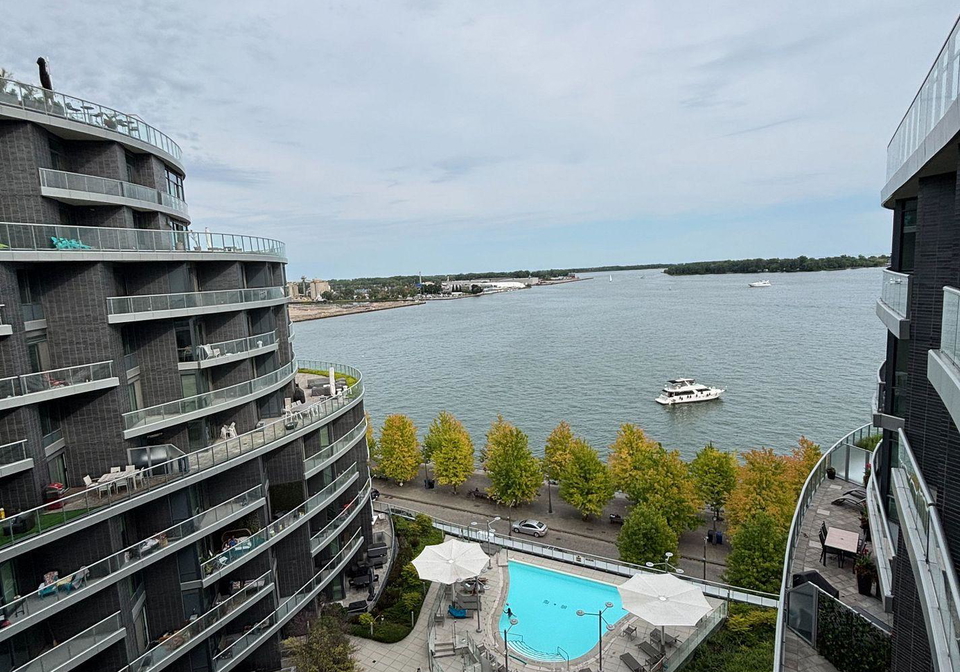 1-edgewater-drive-toronto-ontario-c12969842
