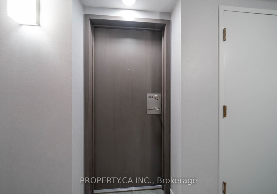 10-yonge-street-toronto-ontario-c12970160