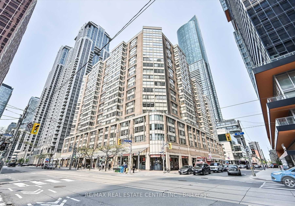711-bay-street-toronto-ontario-c12970234