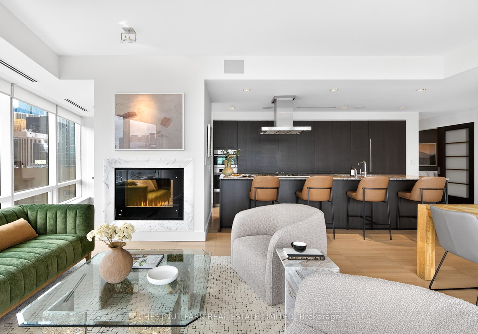 180-university-avenue-toronto-ontario-c12970378