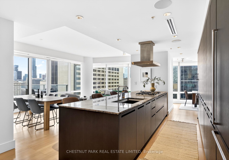 180-university-avenue-toronto-ontario-c12970378