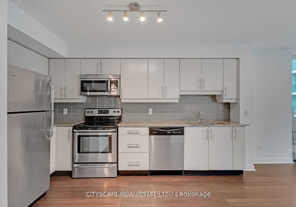 33-bay-street-toronto-ontario-c12970704