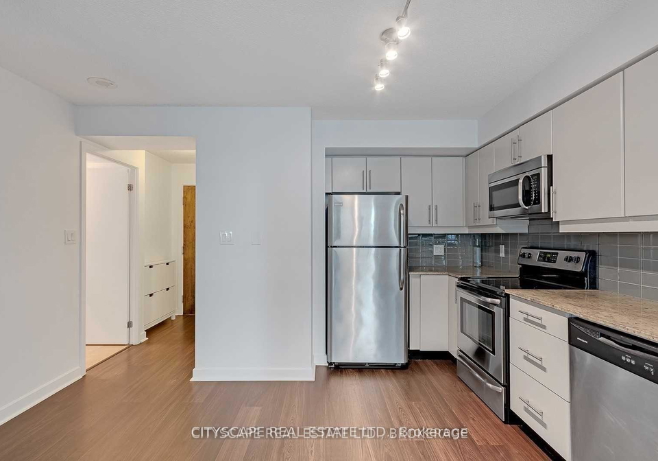 33-bay-street-toronto-ontario-c12970704