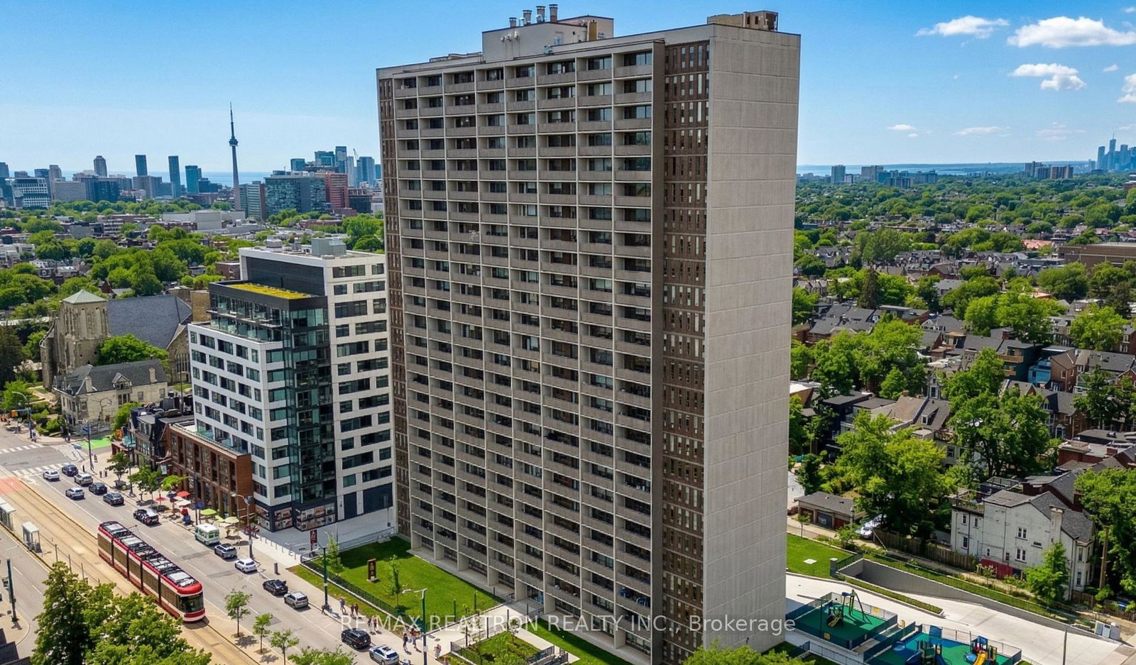 666-spadina-avenue-toronto-ontario-c12971000