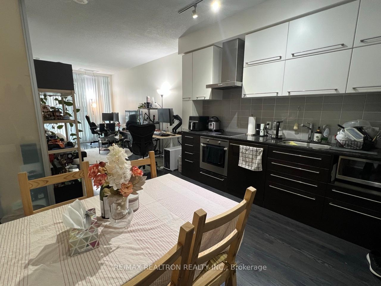 770-bay-street-toronto-ontario-c12971176