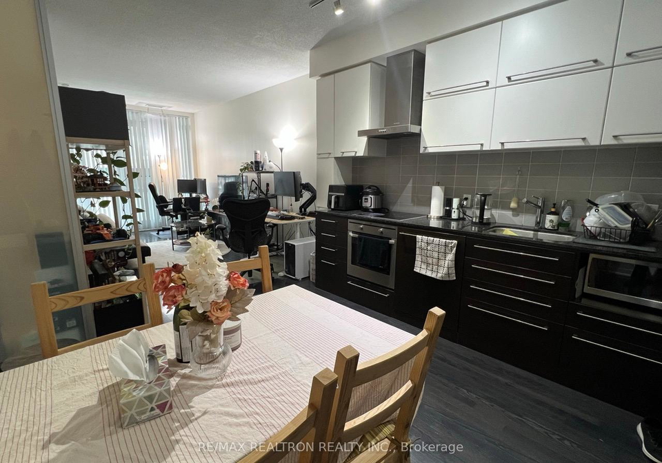 770-bay-street-toronto-ontario-c12971176