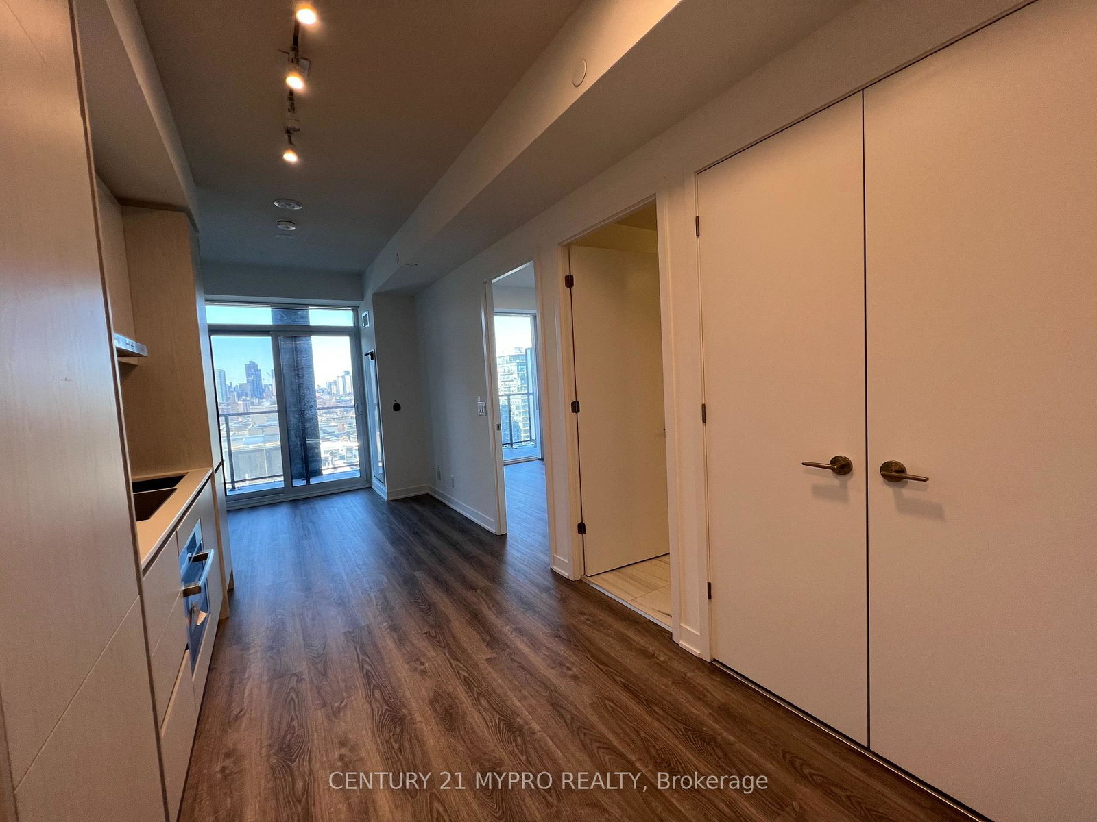 180-front-street-e-toronto-ontario-c12971278