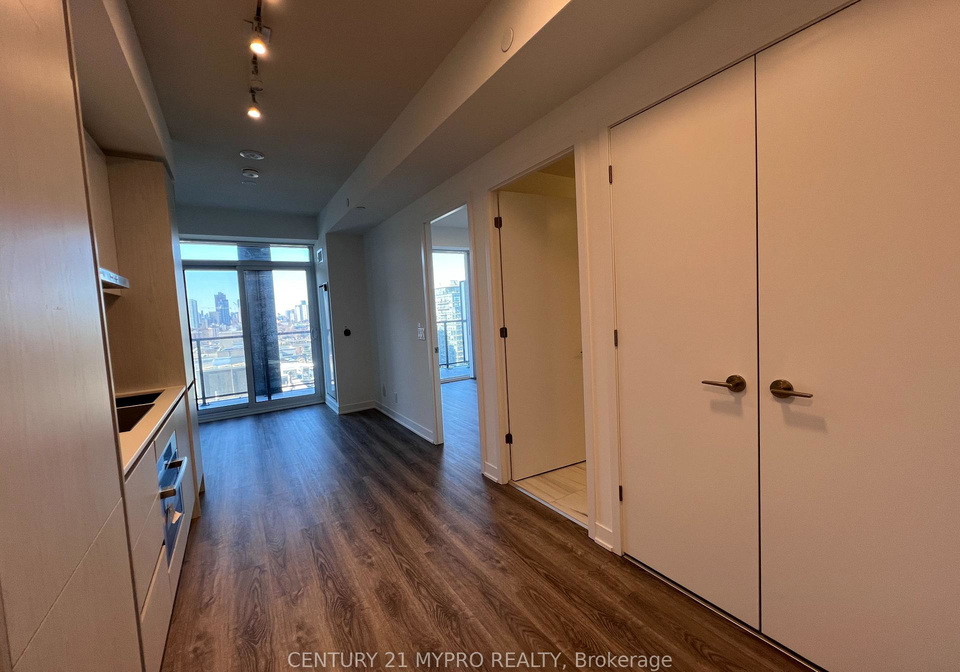 180-front-street-e-toronto-ontario-c12971278
