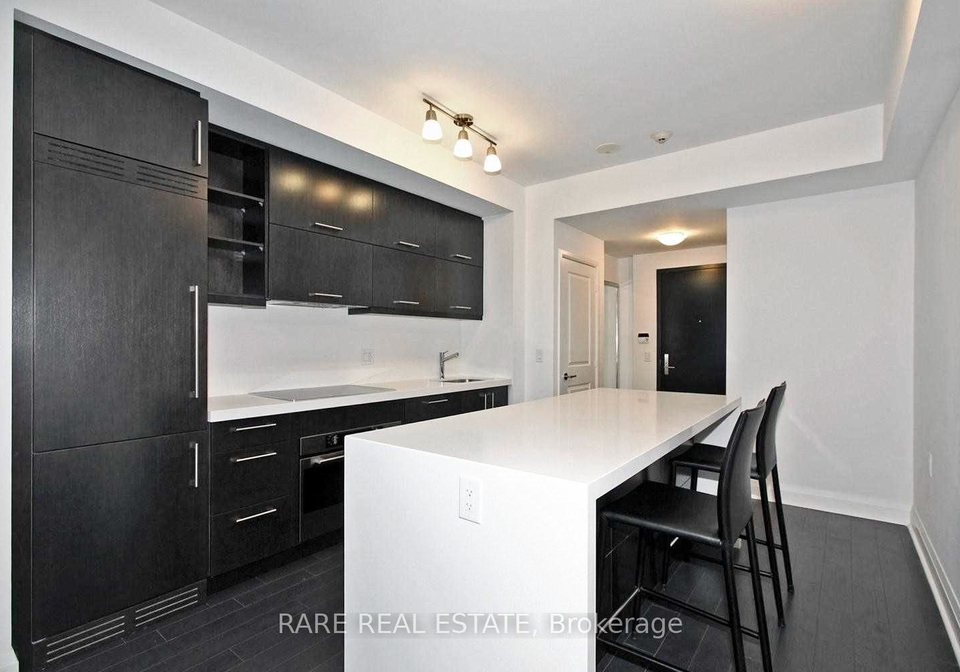 1080-bay-street-toronto-ontario-c12971400