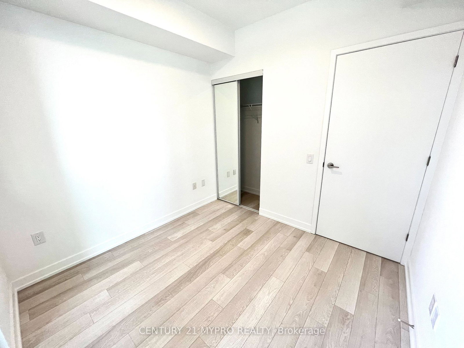 39-roehampton-avenue-e-toronto-ontario-c12971796