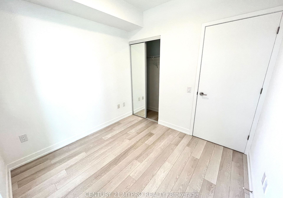 39-roehampton-avenue-e-toronto-ontario-c12971796