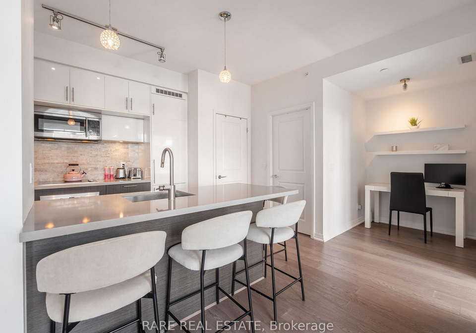 8-mercer-street-toronto-ontario-c12972038