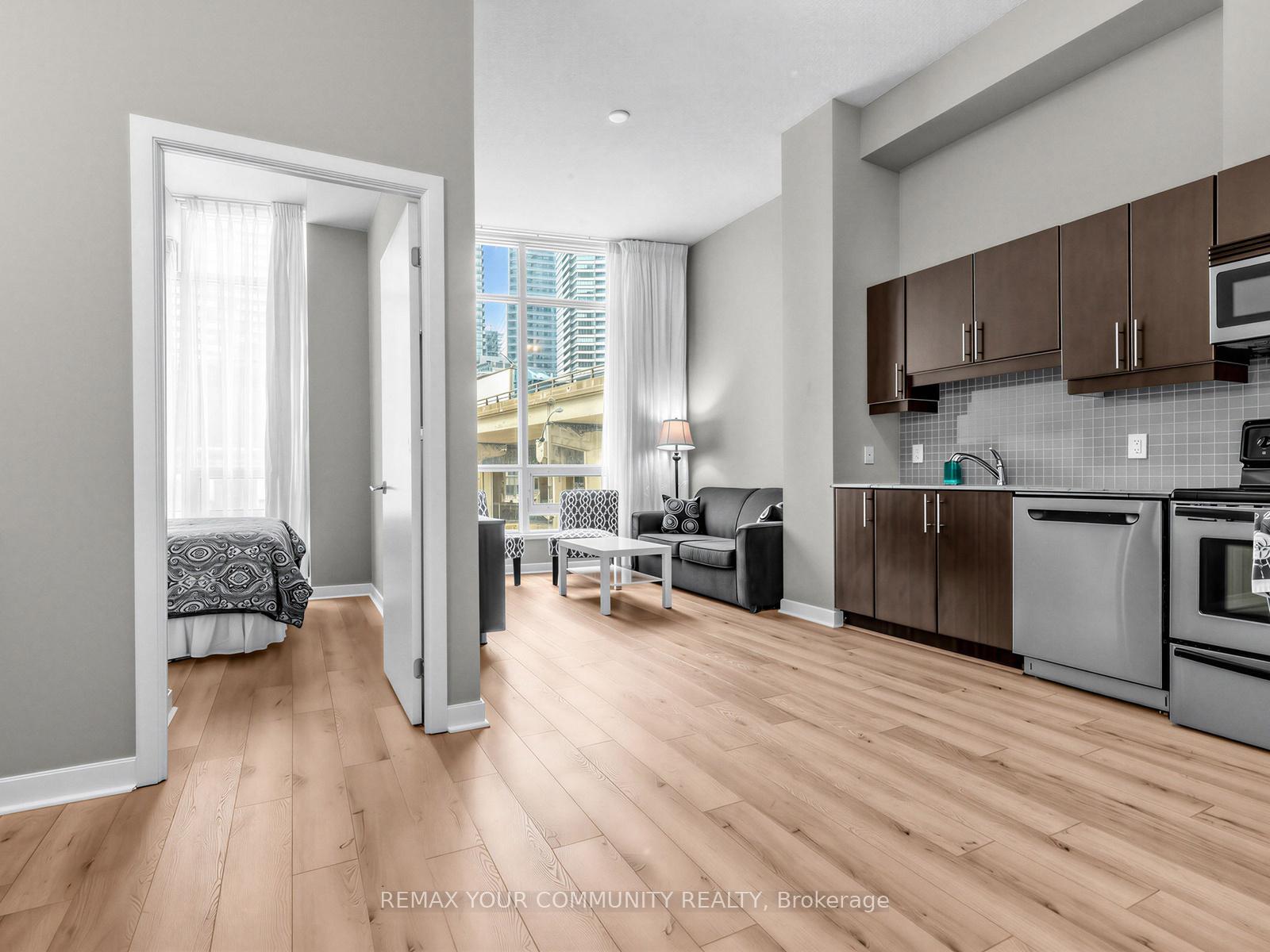18-harbour-street-toronto-ontario-c12972044