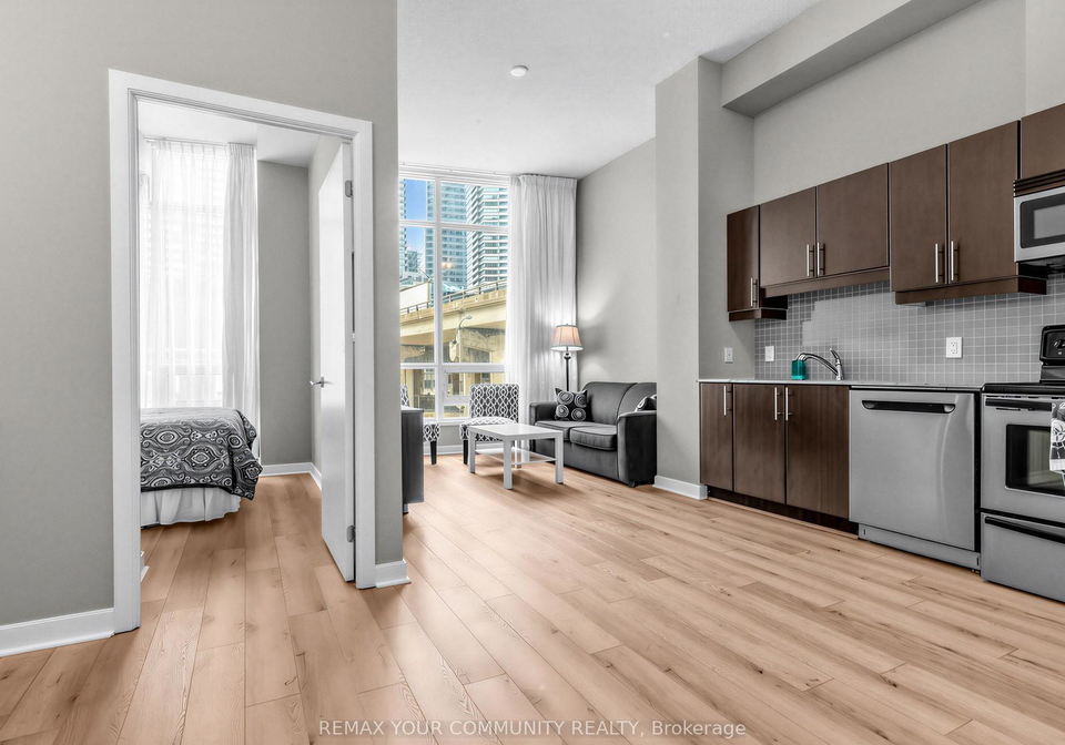 18-harbour-street-toronto-ontario-c12972044