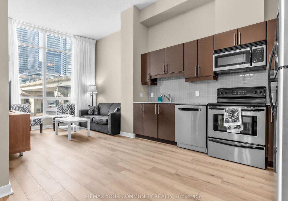 18-harbour-street-toronto-ontario-c12972044