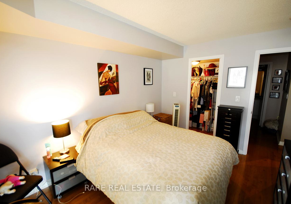 736-spadina-avenue-toronto-ontario-c12972238