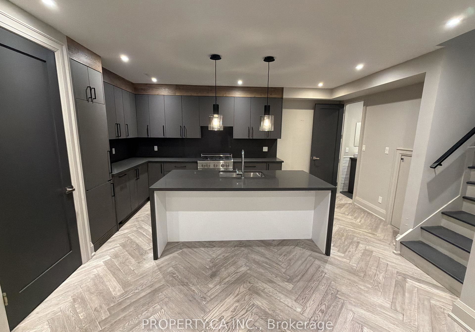 47-madison-avenue-toronto-ontario-c12972454