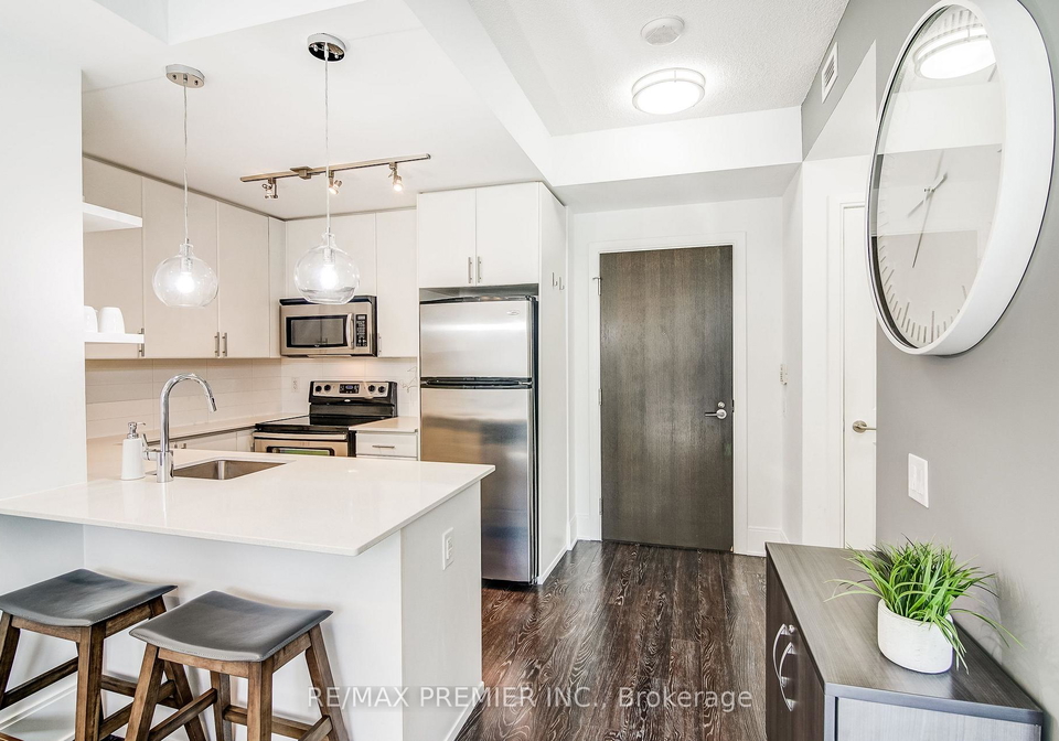 560-front-street-w-toronto-ontario-c12972686