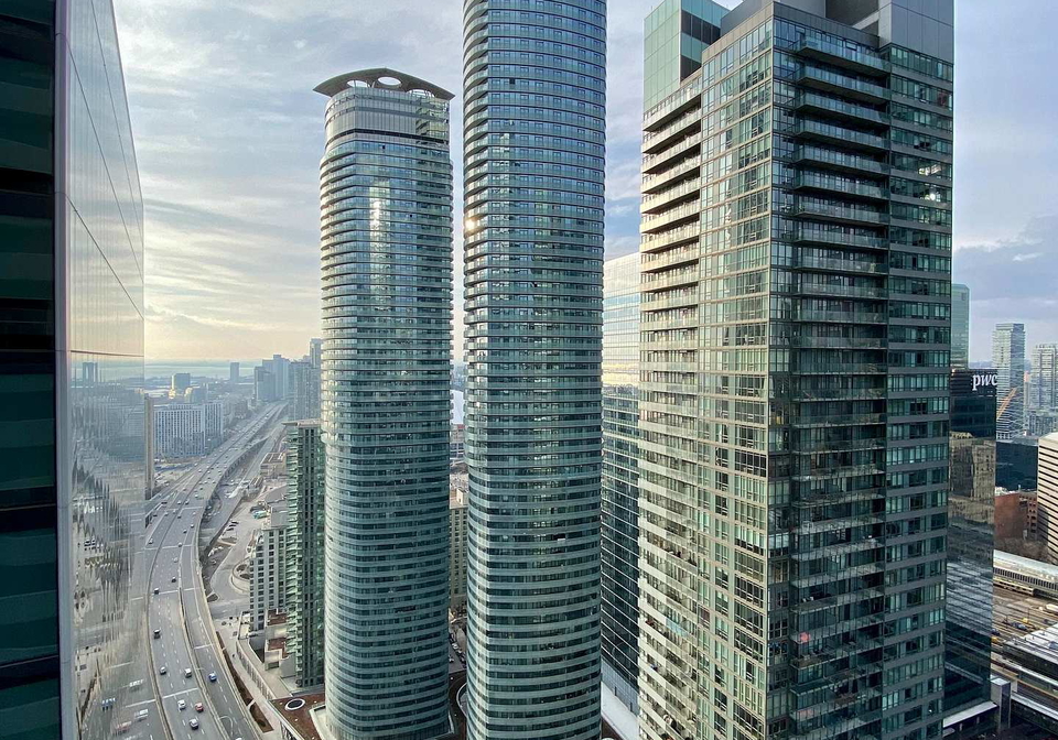 100-harbour-street-toronto-ontario-c12972990