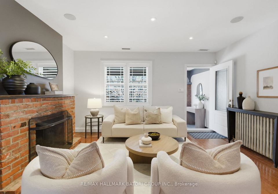 261-castlefield-avenue-toronto-ontario-c12973330
