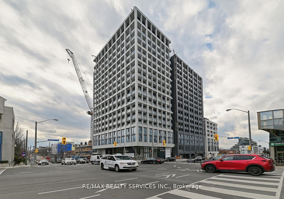 2020-bathrust-st-street-e-toronto-ontario-c12973762