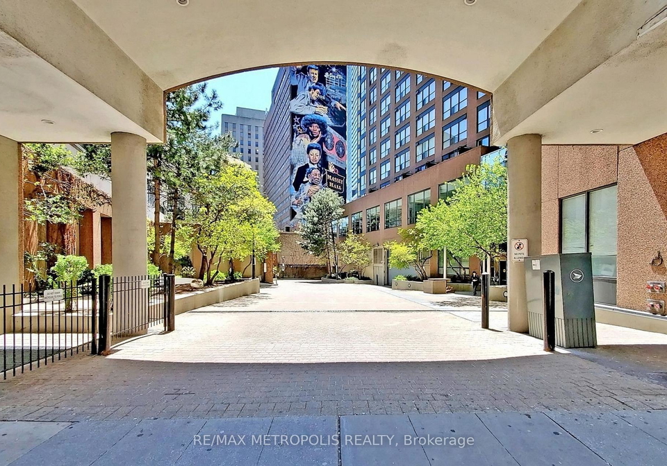 7-carlton-street-toronto-ontario-c12973890
