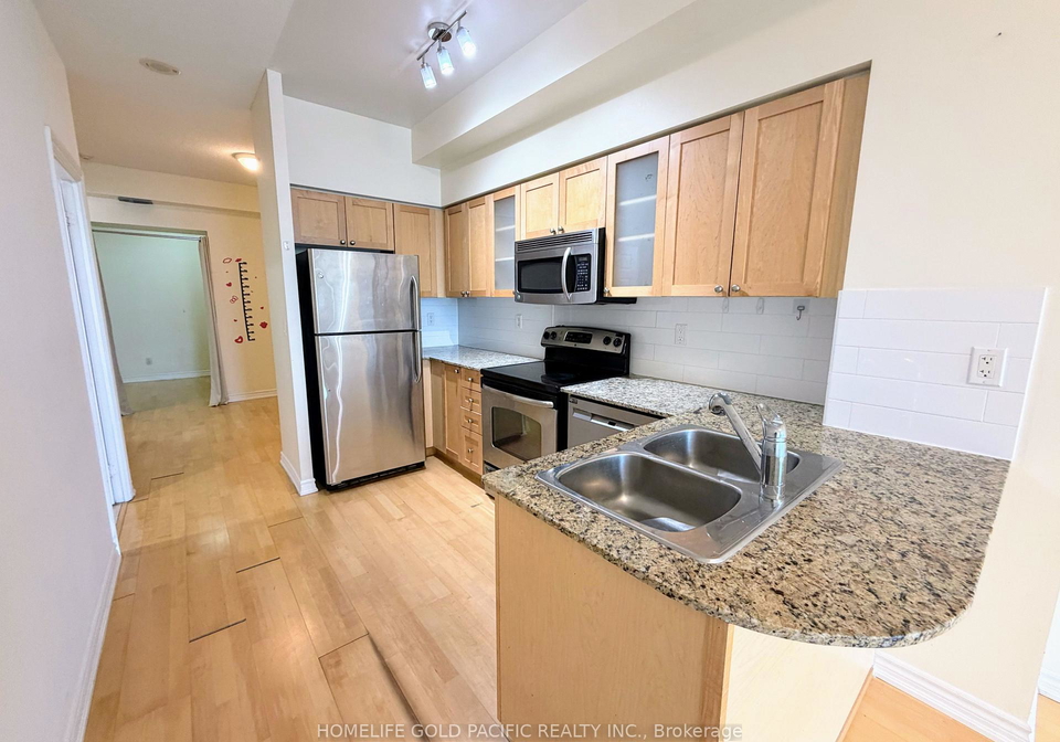 761-bay-street-toronto-ontario-c12973928