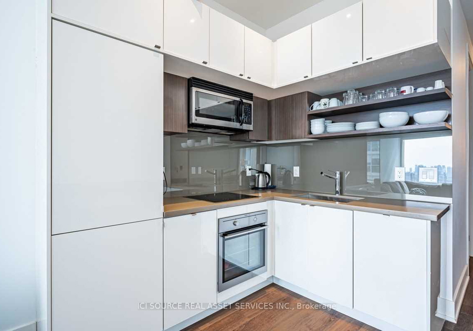 111-st-clair-avenue-w-toronto-ontario-c12974854