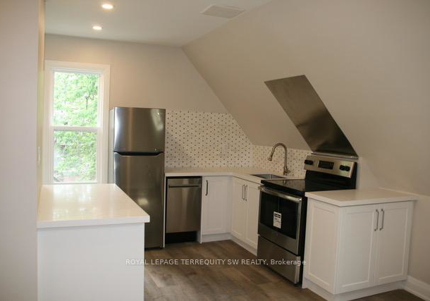 115-madison-avenue-toronto-ontario-c12975212