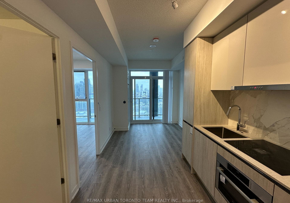 180-front-street-e-toronto-ontario-c12975456