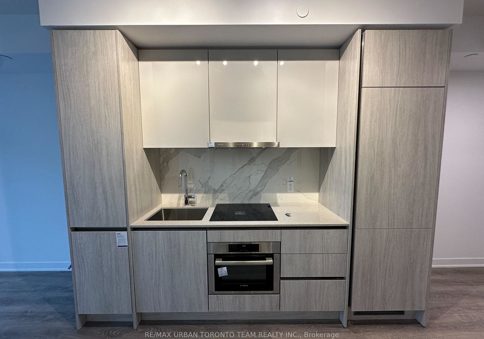 180-front-street-e-toronto-ontario-c12975456