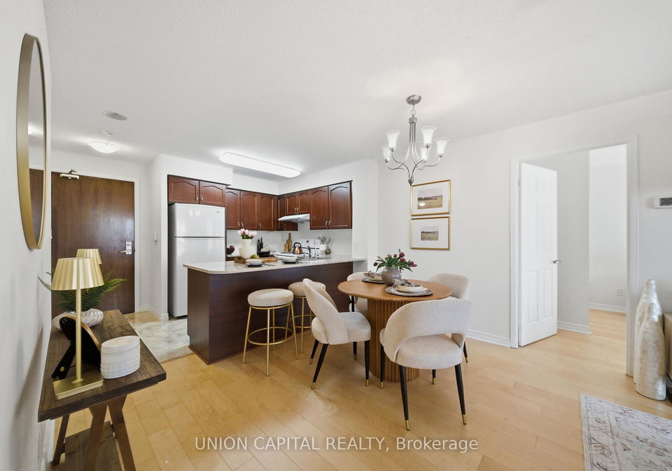 35-hollywood-avenue-north-york-ontario-c12975548
