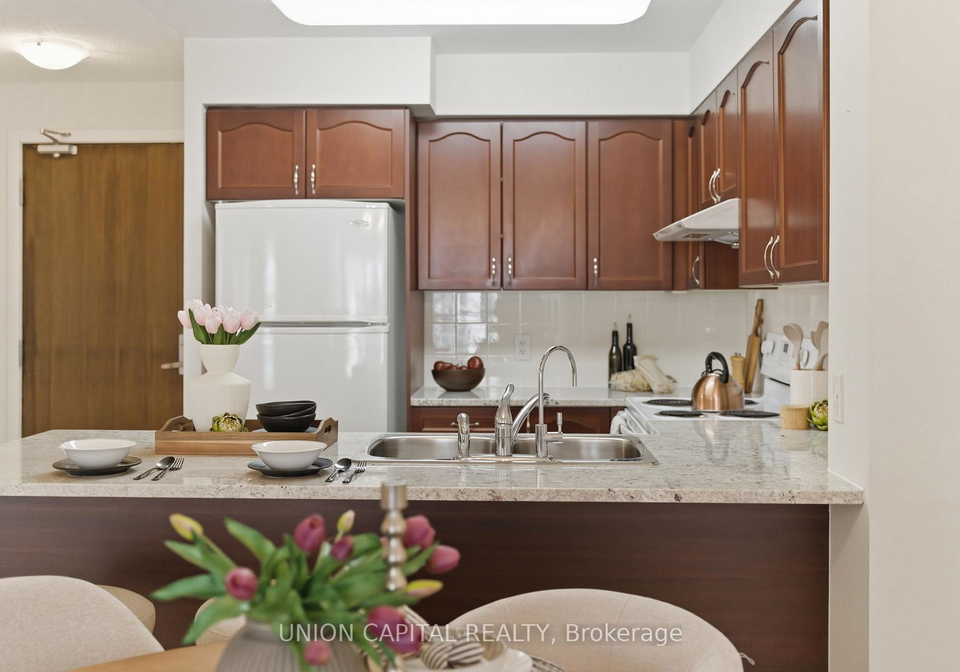 35-hollywood-avenue-north-york-ontario-c12975548