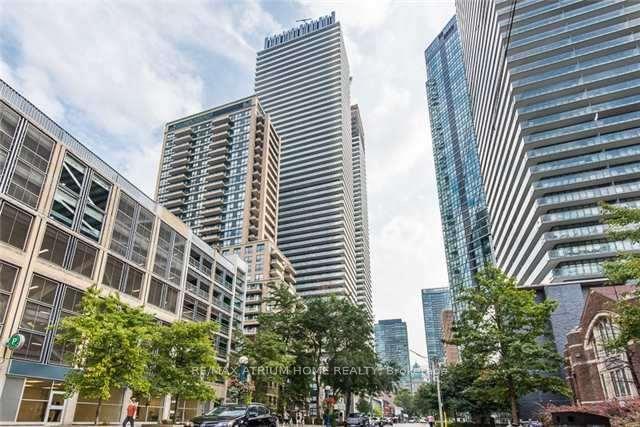 42-charles-street-e-toronto-ontario-c12975860