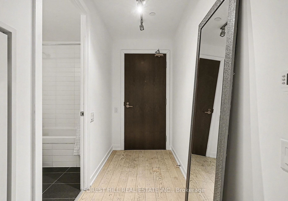 11-charlotte-street-toronto-ontario-c12976128