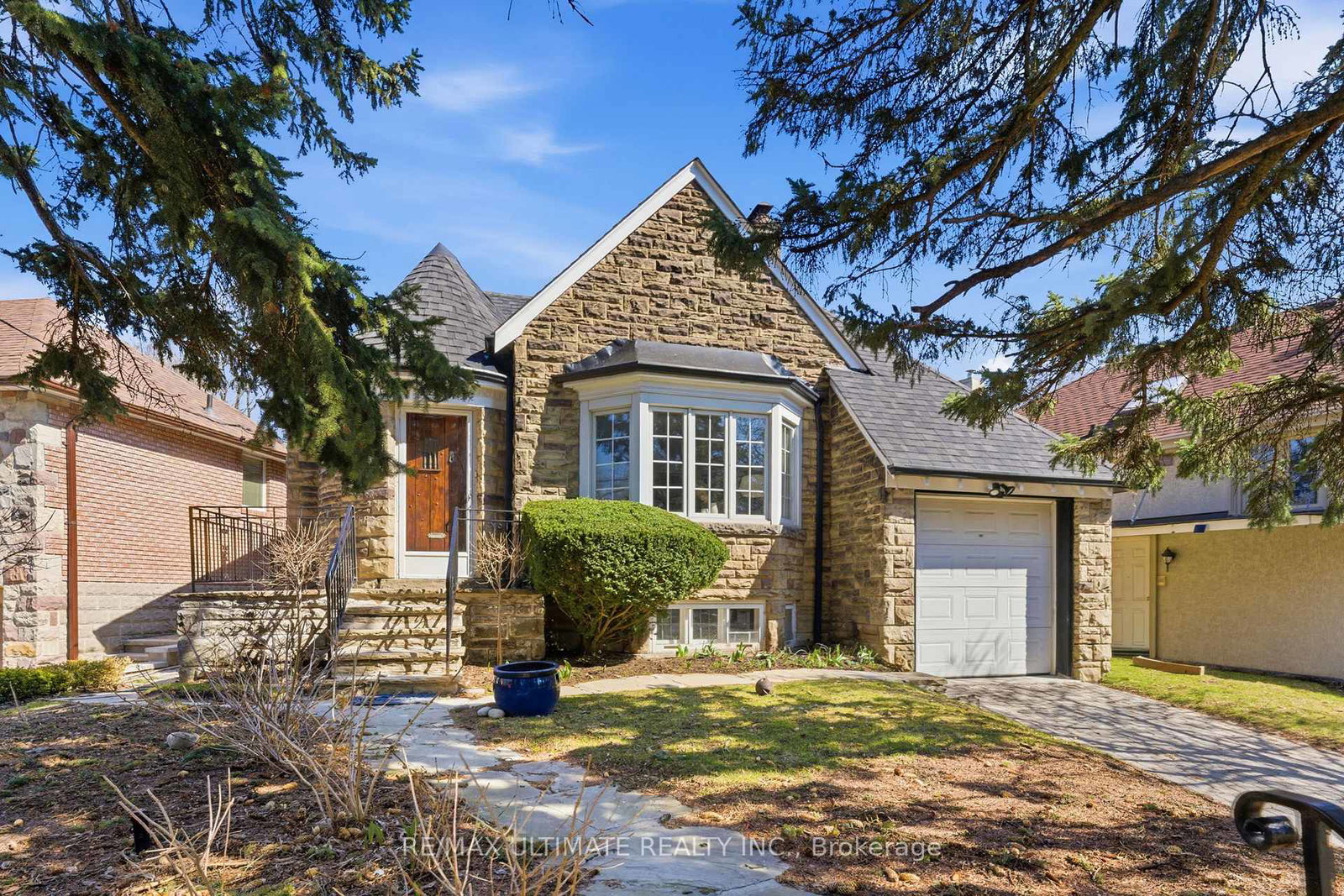 222-chaplin-crescent-toronto-ontario-c12976256